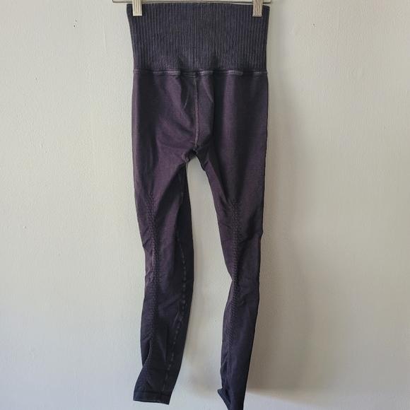 Free People Good Karma Leggings Size XS/SMALL 7/8 Length Logo‎ - Picture 12 of 12